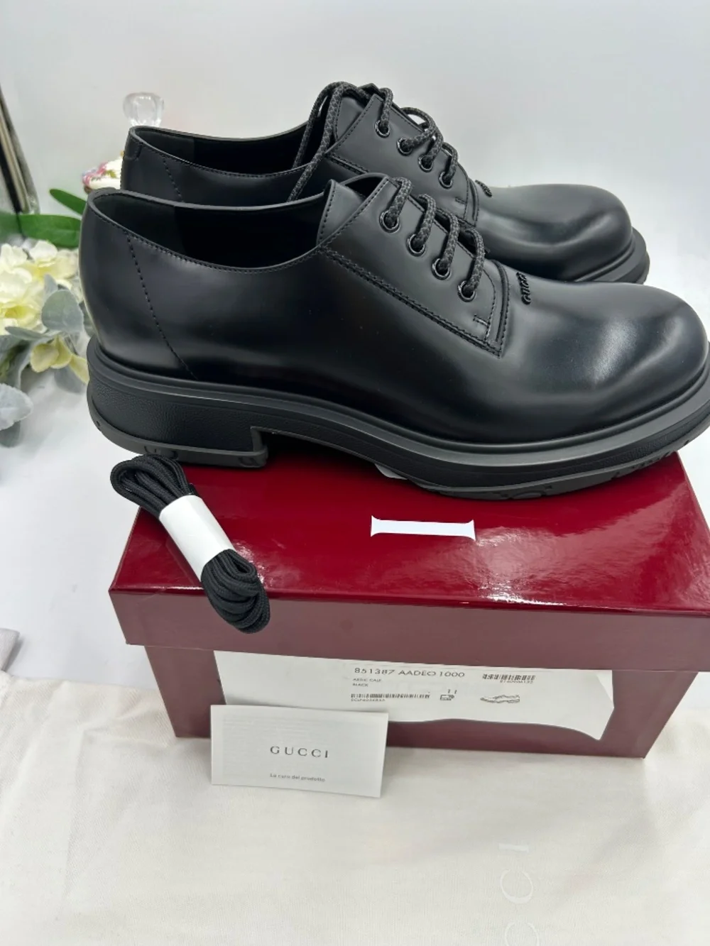 Men’s Gucci Leather Lace-Up Derby Shoes. Size 11 (fits 12 US.). Made in Italy.